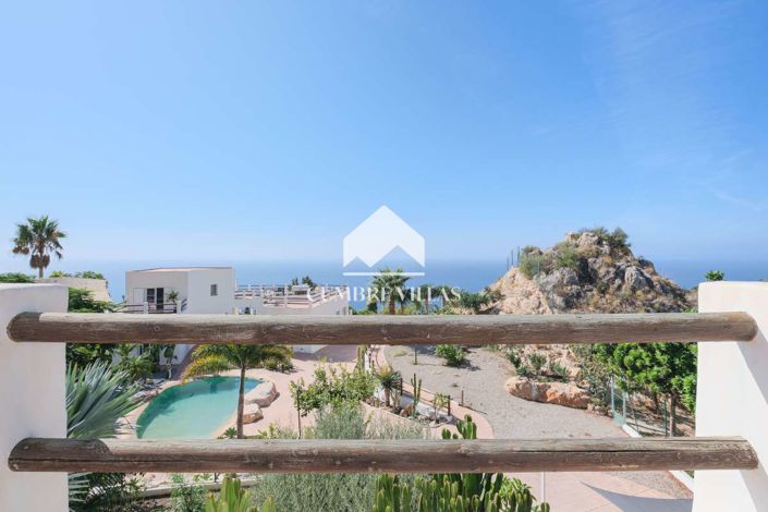 Image No.87-8 Bed Villa for sale