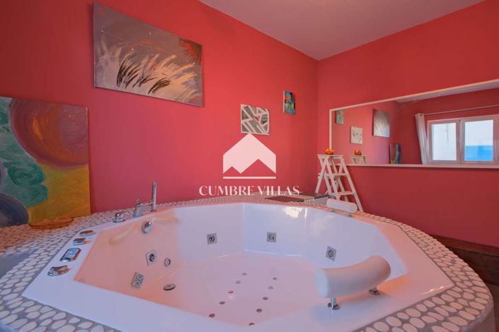 Image No.91-8 Bed Villa for sale