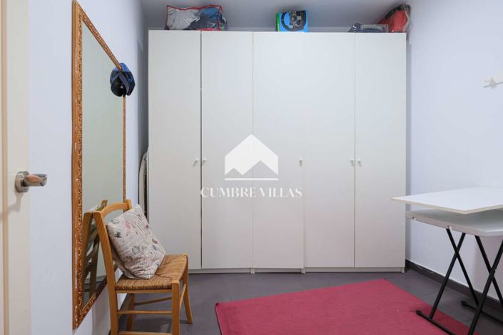 Image No.93-8 Bed Villa for sale