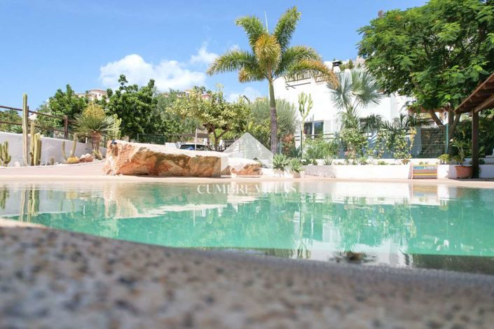 Image No.98-8 Bed Villa for sale