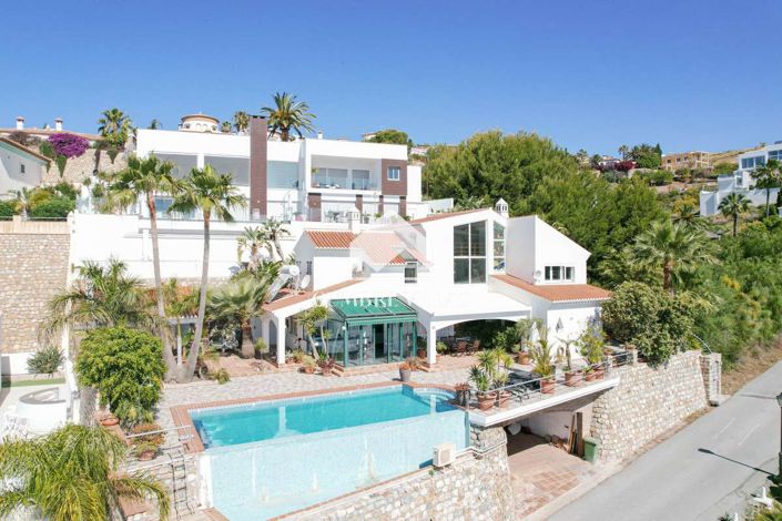 Image No.4-4 Bed Villa for sale