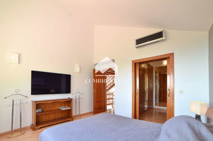 Image No.48-4 Bed Villa for sale