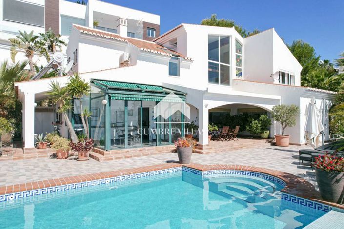 Image No.57-4 Bed Villa for sale