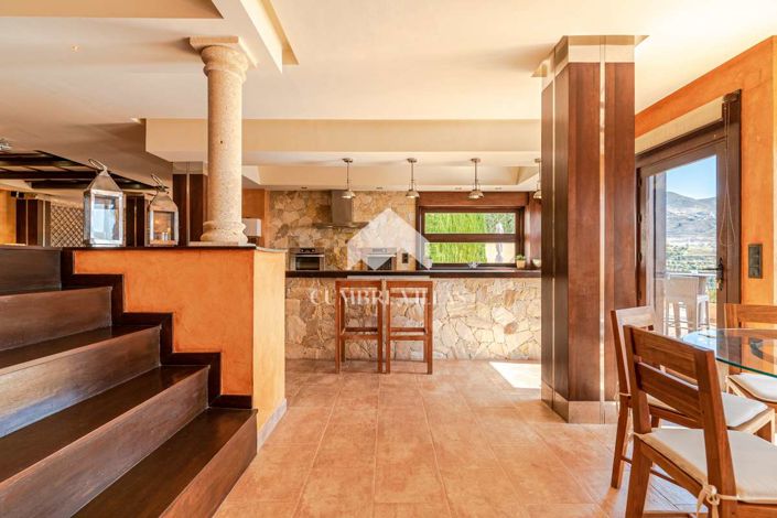 Image No.50-Villa de 4 chambres à vendre à Almuñécar