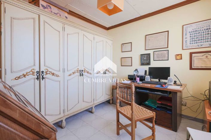 Image No.28-5 Bed Villa for sale