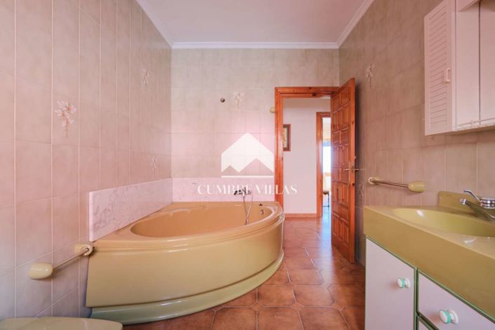 Image No.34-4 Bed Villa for sale