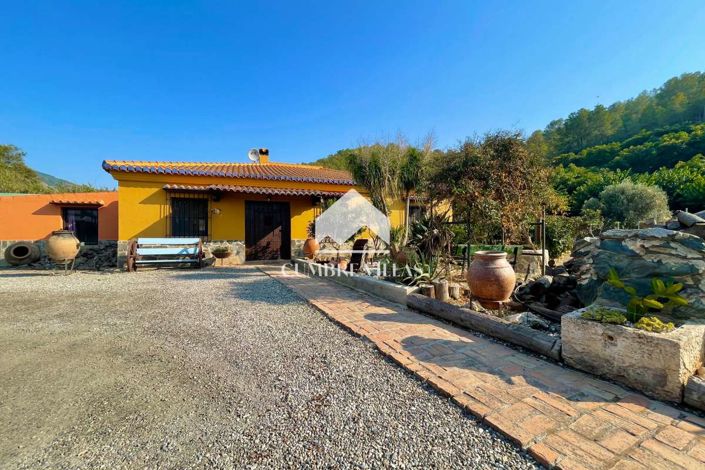 Image No.11-6 Bed Country House for sale