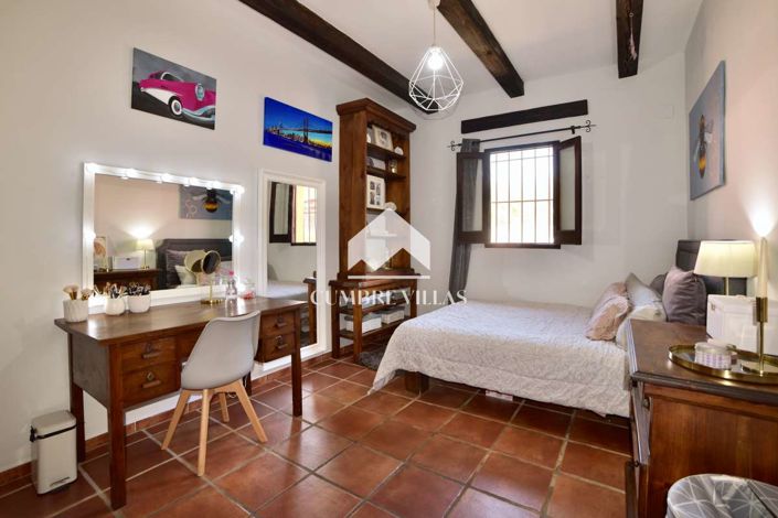 Image No.23-6 Bed Country House for sale