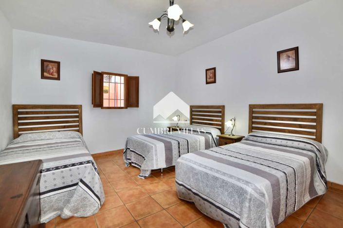 Image No.56-6 Bed Country House for sale