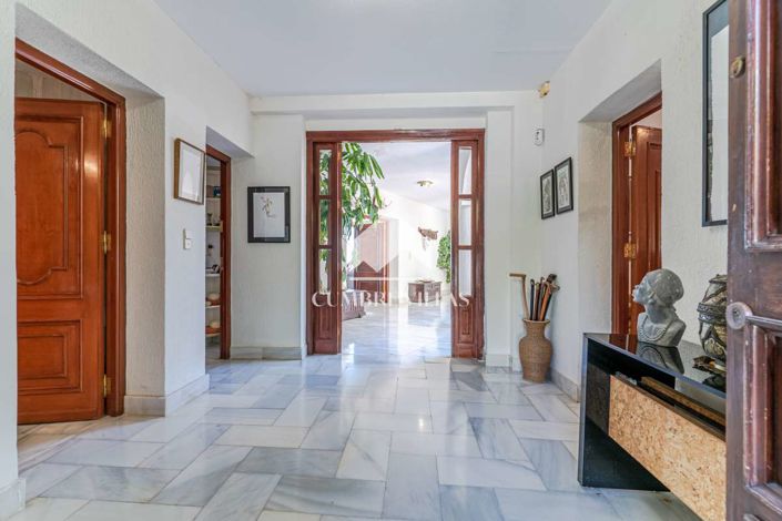 Image No.10-11 Bed Villa for sale