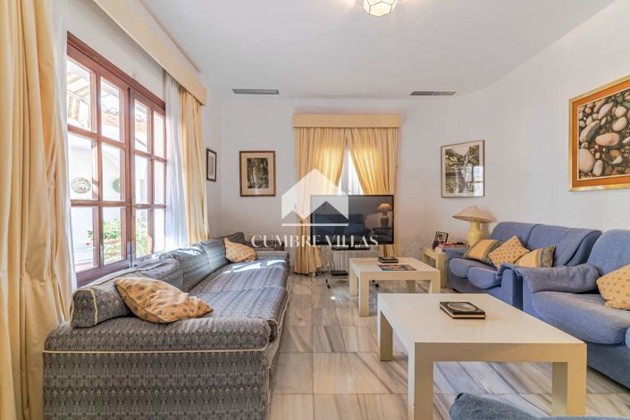 Image No.11-11 Bed Villa for sale