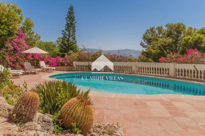 Image No.110-11 Bed Villa for sale