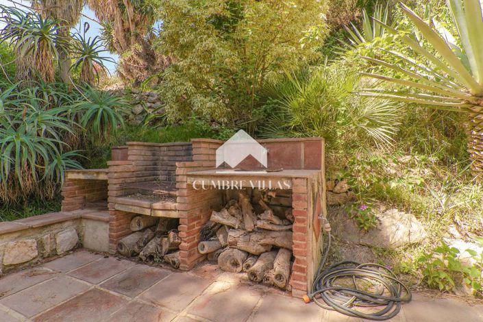 Image No.120-11 Bed Villa for sale