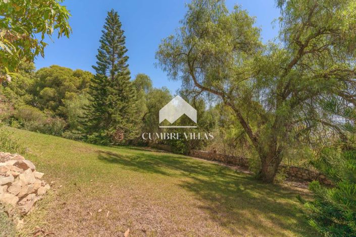 Image No.125-11 Bed Villa for sale