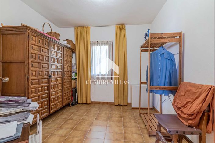 Image No.135-11 Bed Villa for sale