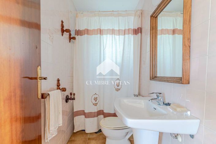 Image No.136-11 Bed Villa for sale