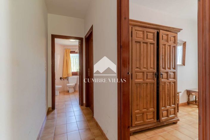 Image No.138-11 Bed Villa for sale