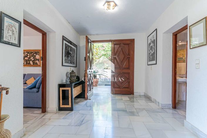 Image No.14-11 Bed Villa for sale