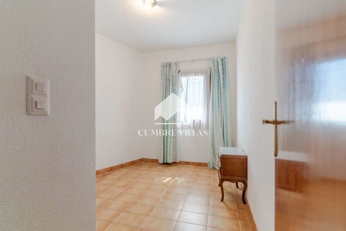 Image No.140-11 Bed Villa for sale