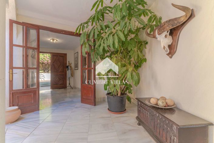 Image No.15-11 Bed Villa for sale