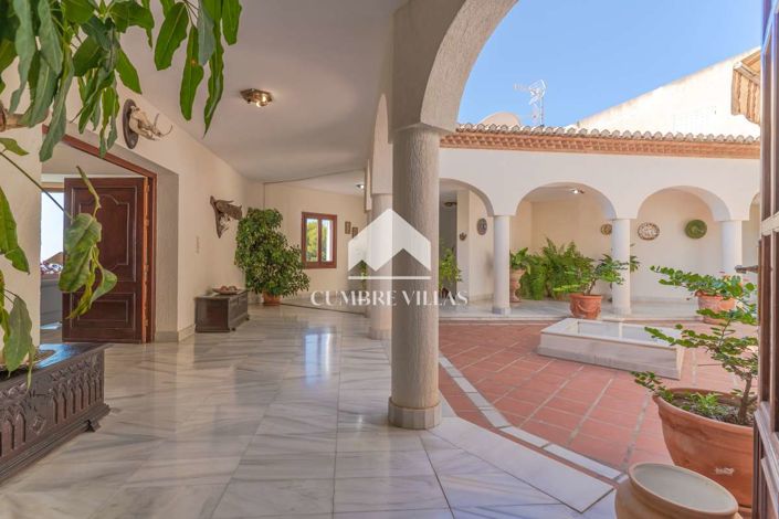 Image No.16-11 Bed Villa for sale