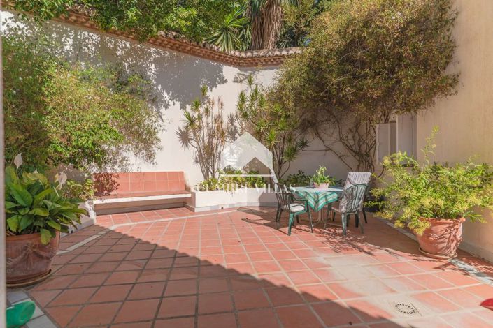 Image No.18-11 Bed Villa for sale