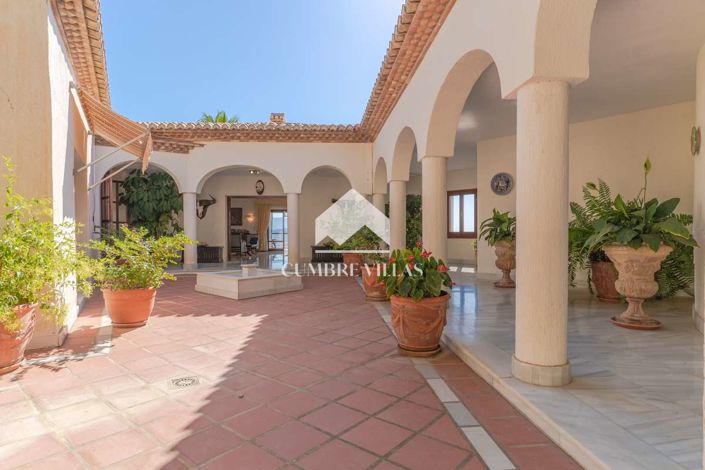 Image No.20-11 Bed Villa for sale