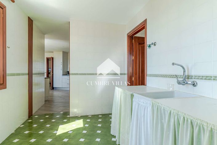 Image No.41-11 Bed Villa for sale