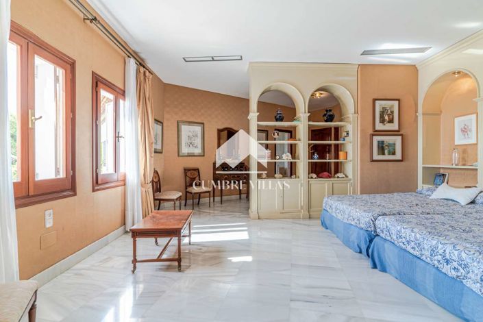 Image No.54-11 Bed Villa for sale