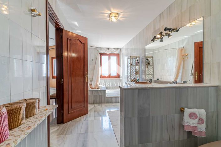 Image No.57-11 Bed Villa for sale