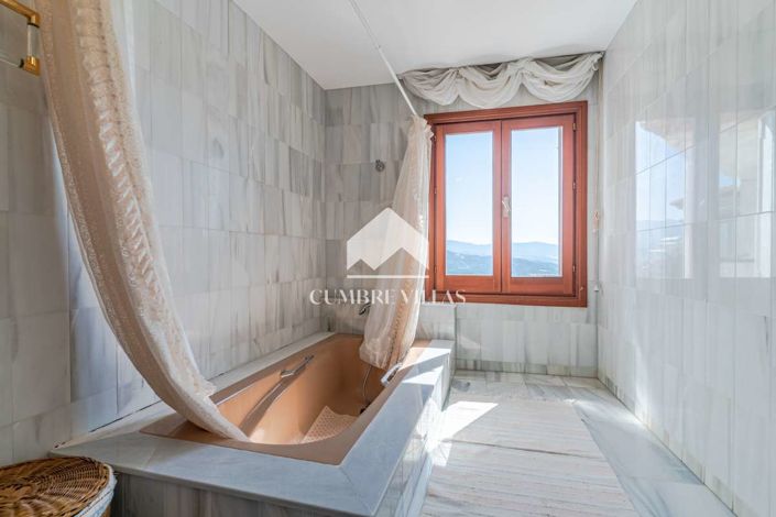 Image No.58-11 Bed Villa for sale