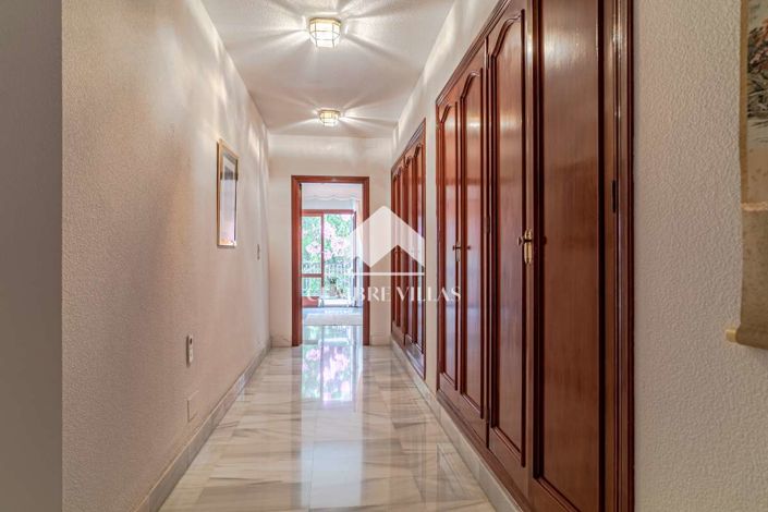 Image No.63-11 Bed Villa for sale