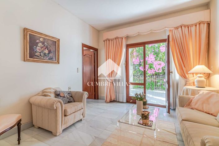 Image No.64-11 Bed Villa for sale