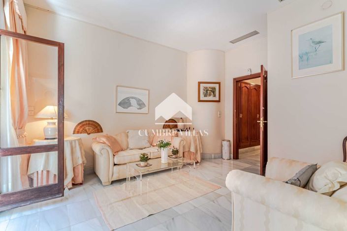 Image No.65-11 Bed Villa for sale