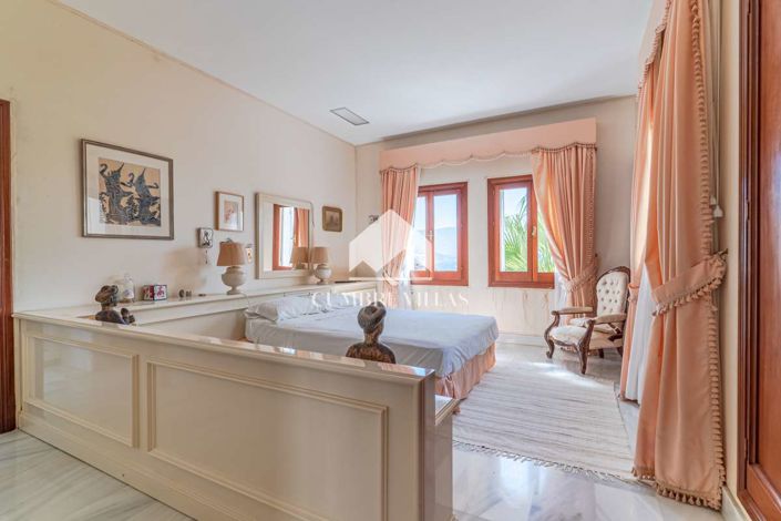 Image No.67-11 Bed Villa for sale