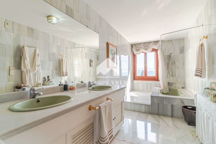 Image No.69-11 Bed Villa for sale