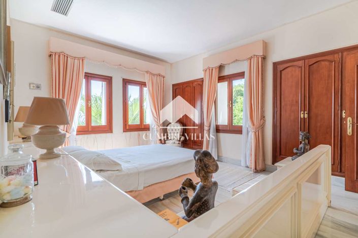 Image No.71-11 Bed Villa for sale