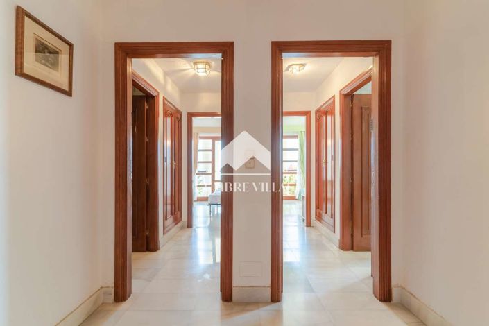 Image No.75-11 Bed Villa for sale