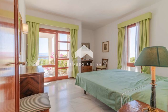 Image No.80-11 Bed Villa for sale