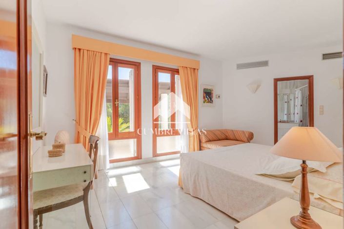 Image No.90-11 Bed Villa for sale