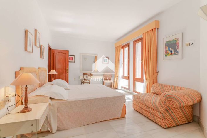 Image No.92-11 Bed Villa for sale