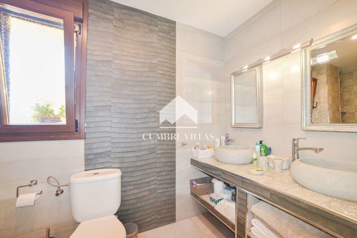 Image No.64-6 Bed Villa for sale