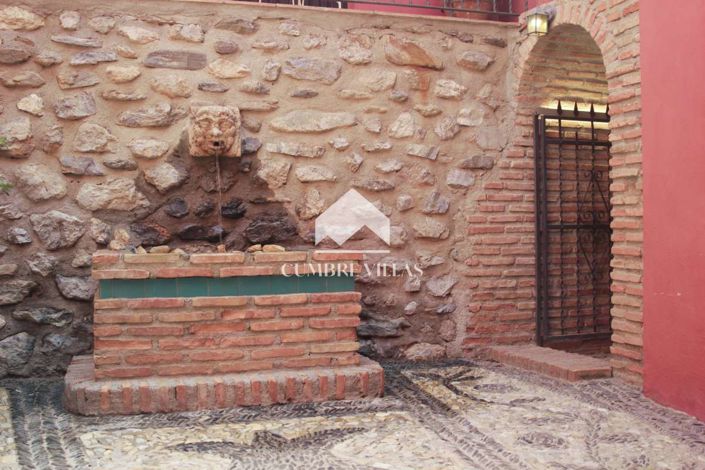 Image No.42-14 Bed Country House for sale