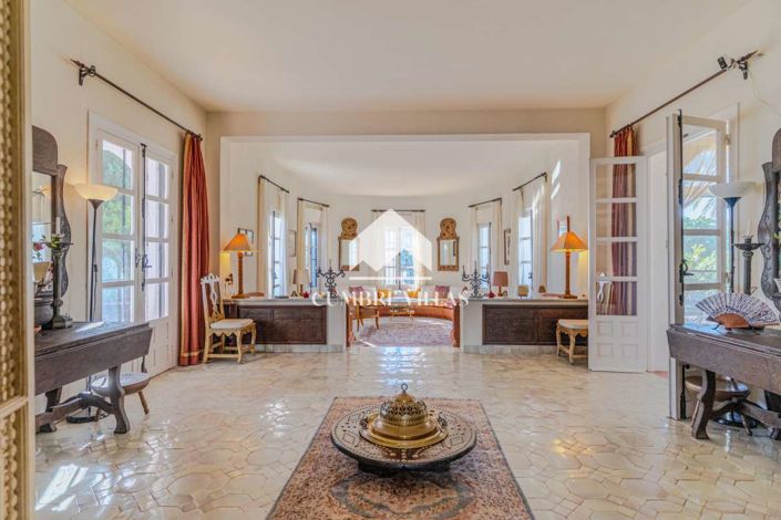 Image No.13-10 Bed Villa for sale