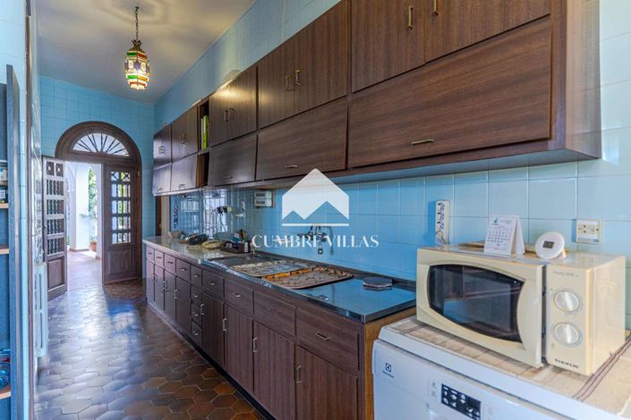 Image No.27-10 Bed Villa for sale