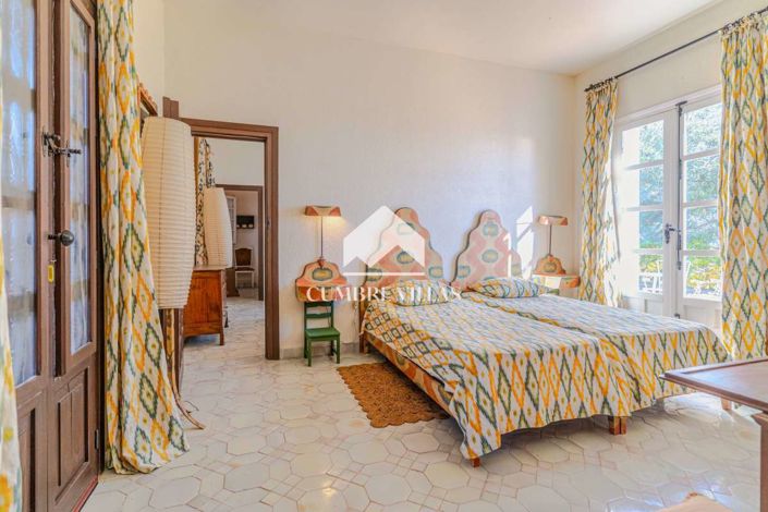 Image No.41-10 Bed Villa for sale