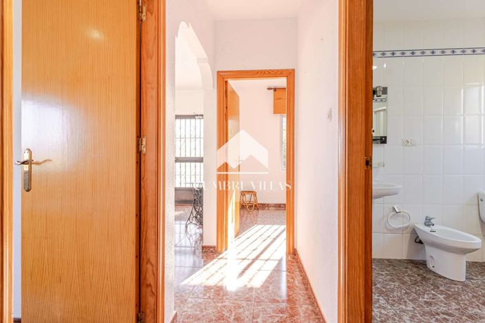 Image No.26-5 Bed Country House for sale