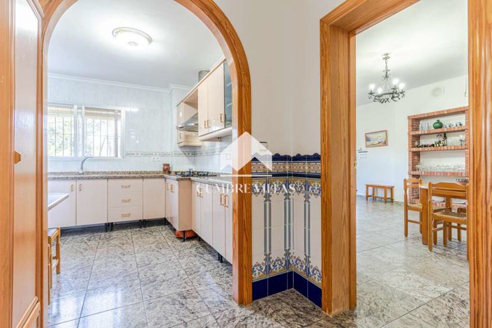 Image No.35-5 Bed Country House for sale