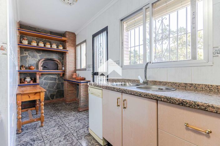 Image No.37-5 Bed Country House for sale