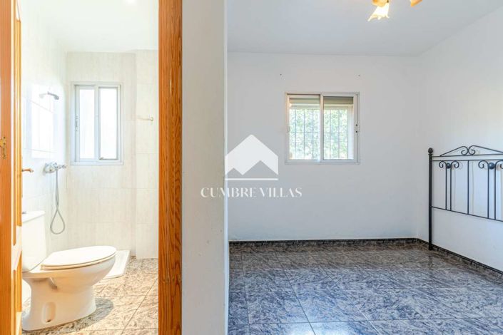 Image No.41-5 Bed Country House for sale